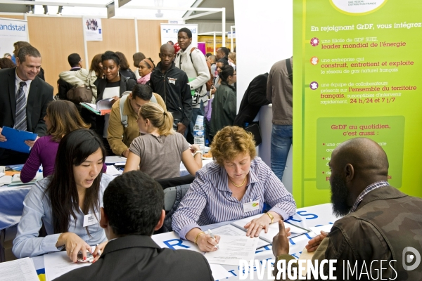 Emploi illustration..Forum Paris pour l emploi