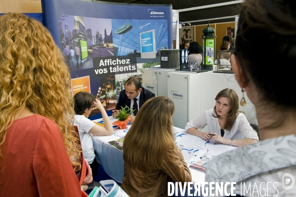 Emploi illustration..Forum Paris pour l emploi