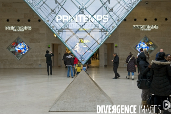 Le magasin du groupe Printemps au Carrousel du Louvre.
