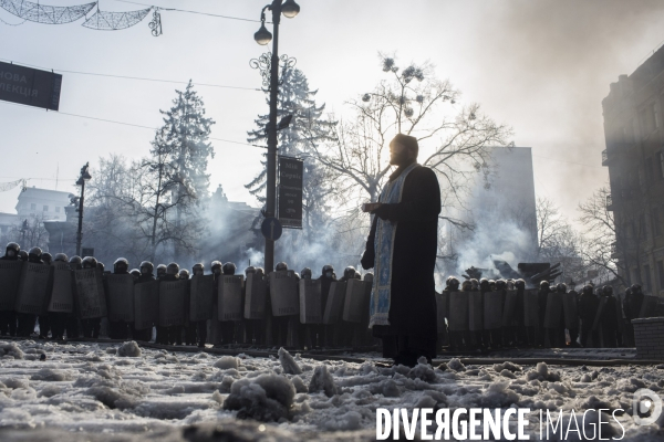 Mouvement de contestation pro-europeen en ukraine: occupation de la place de l independance a kiev par les opposants au president ianoukovitch.