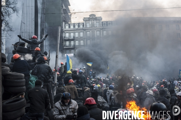 Mouvement de contestation pro-europeen en ukraine: occupation de la place de l independance a kiev par les opposants au president ianoukovitch.