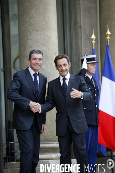 Nicolas SARKOZY reçoit Anders FOGH RASMUSSEN secrétaire général de l OTAN