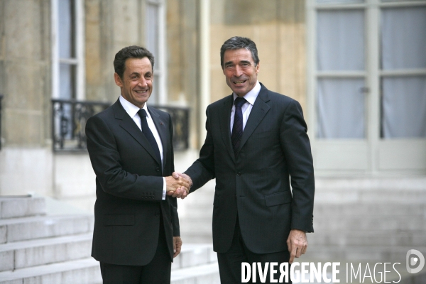 Nicolas SARKOZY reçoit Anders FOGH RASMUSSEN secrétaire général de l OTAN