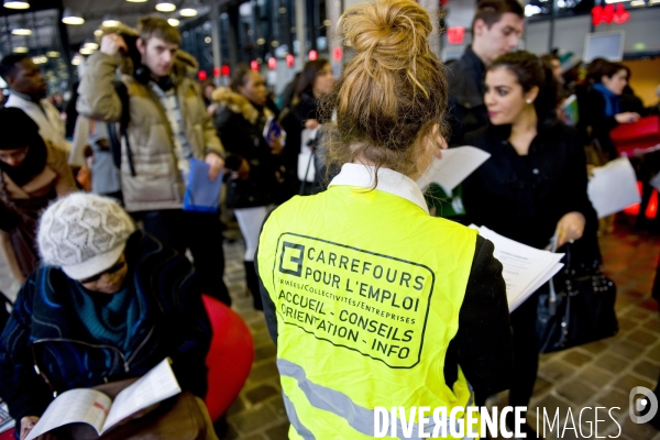 Paris Métropole pour l emploi des jeunes.Carrefours pour l emploi, acceuil,orientation,conseils