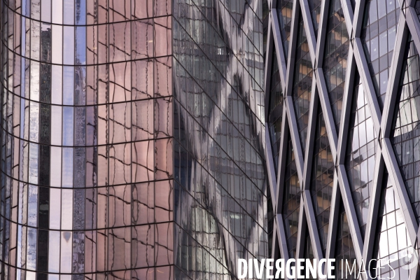 Le quartier d affaire de La Défense et la crise de l immobilier de bureaux. Les bureaux vides représentent 400000 m2 soit 12% du parc immobilier du quartier.