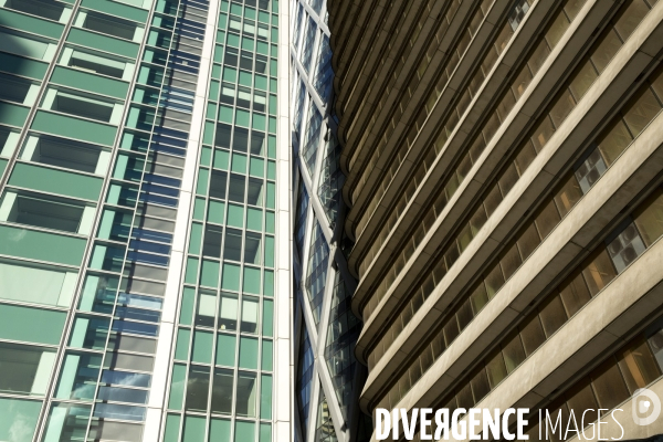 Le quartier d affaire de La Défense et la crise de l immobilier de bureaux. Les bureaux vides représentent 400000 m2 soit 12% du parc immobilier du quartier.