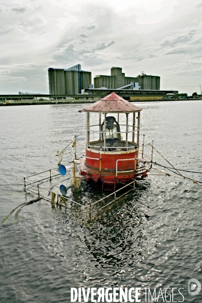 Ports illustration.Un bateau phare a coulé dans le bassin de l Eure au Havre