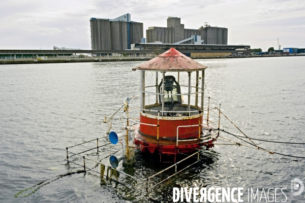 Ports illustration.Un bateau phare a coulé dans le bassin de l Eure au Havre