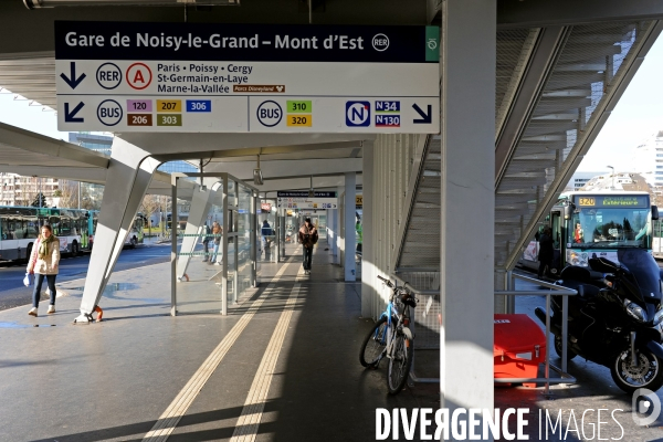 Pole multimodal de Noisy-le-Grand Mont d Est.Le pole de transports de Noisy-le-Grand Mont d Est s inscrit dans le programme du Grand Paris.La nouvelle gare routiére est avec la gare du RER A, l une des plus importantes de l Est parisien