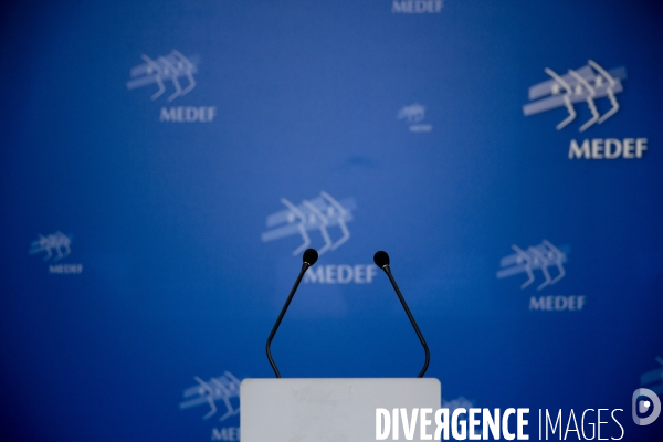Conférence de presse de Pierre GATTAZ, le président du MEDEF.