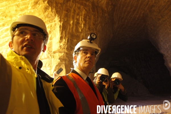 Arnaud MONTEBOURG visite le site des Carrières souterraines de Gypse du Massif de Montmorency