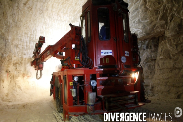 Arnaud MONTEBOURG visite le site des Carrières souterraines de Gypse du Massif de Montmorency