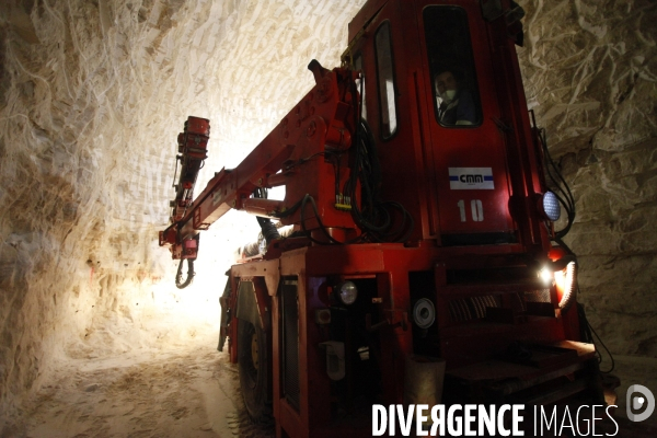 Arnaud MONTEBOURG visite le site des Carrières souterraines de Gypse du Massif de Montmorency