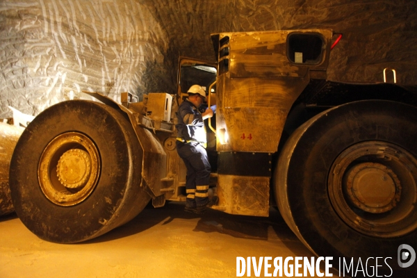 Arnaud MONTEBOURG visite le site des Carrières souterraines de Gypse du Massif de Montmorency