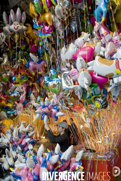 Le Salon de l Agriculture.vendeur de ballons gonfables