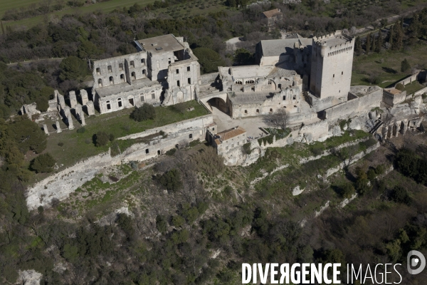 Vue aerienne du pays d Arles
