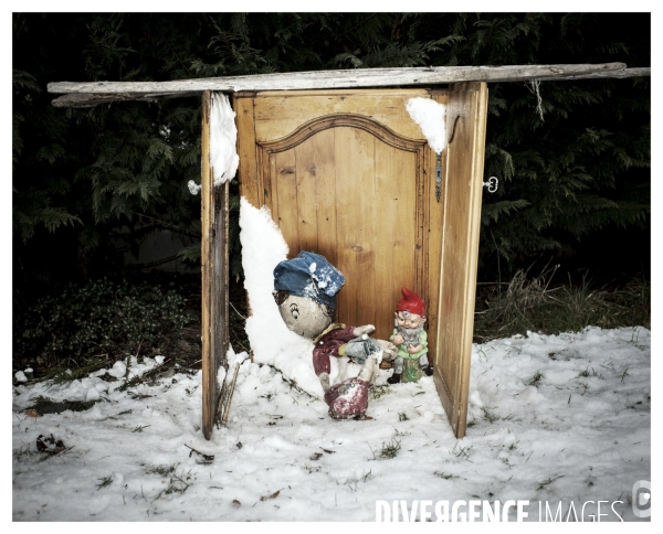 Oui Oui ( l ami des enfants ) trouve une maison et un copain.