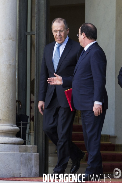 Francois Hollande recoit John Kerry et Serguei Lavrov.