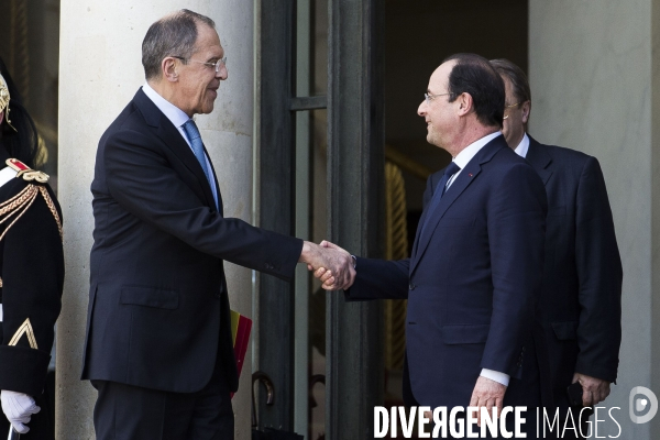 Francois Hollande recoit John Kerry et Serguei Lavrov.
