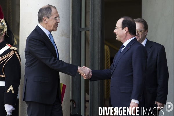 Francois Hollande recoit John Kerry et Serguei Lavrov.