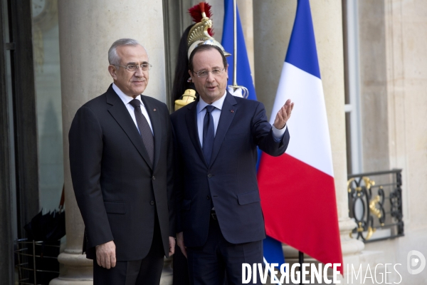 A l occasion de la réunion du groupe international de soutien au Liban, François HOLLANDE reçoit John KERRY et Serguei LAVROV en pleine crise ukrainienne.