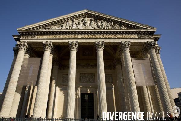 Le Panthéon, construit par l architecte Jacques-Germain SOUFFLOT pour être l  église Sainte-Geneviève, a maintenant vocation à honorer de grands personnages ayant marqué l histoire de France.