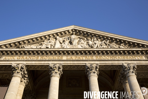 Le Panthéon, construit par l architecte Jacques-Germain SOUFFLOT pour être l  église Sainte-Geneviève, a maintenant vocation à honorer de grands personnages ayant marqué l histoire de France.