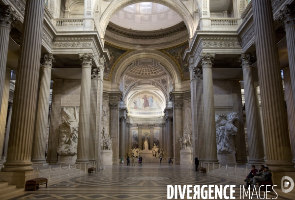 Le Panthéon, construit par l architecte Jacques-Germain SOUFFLOT pour être l  église Sainte-Geneviève, a maintenant vocation à honorer de grands personnages ayant marqué l histoire de France.