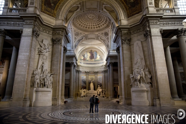 Le Panthéon, construit par l architecte Jacques-Germain SOUFFLOT pour être l  église Sainte-Geneviève, a maintenant vocation à honorer de grands personnages ayant marqué l histoire de France.