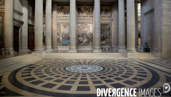 Le Panthéon, construit par l architecte Jacques-Germain SOUFFLOT pour être l  église Sainte-Geneviève, a maintenant vocation à honorer de grands personnages ayant marqué l histoire de France.