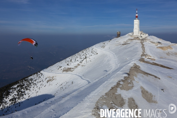 Vue aerienne du Mont Ventoux