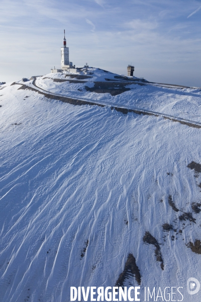 Vue aerienne du Mont Ventoux