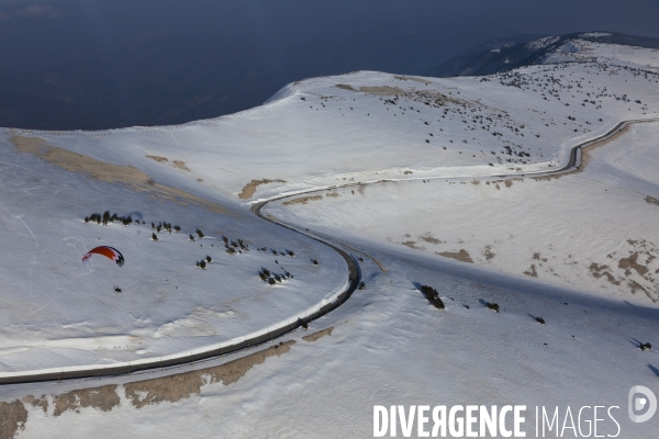 Vue aerienne du Mont Ventoux