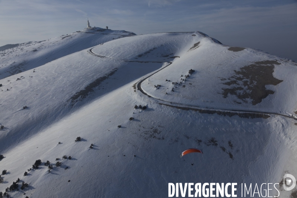 Vue aerienne du Mont Ventoux