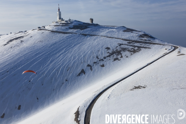 Vue aerienne du Mont Ventoux