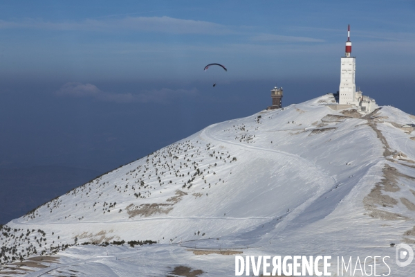 Vue aerienne du Mont Ventoux