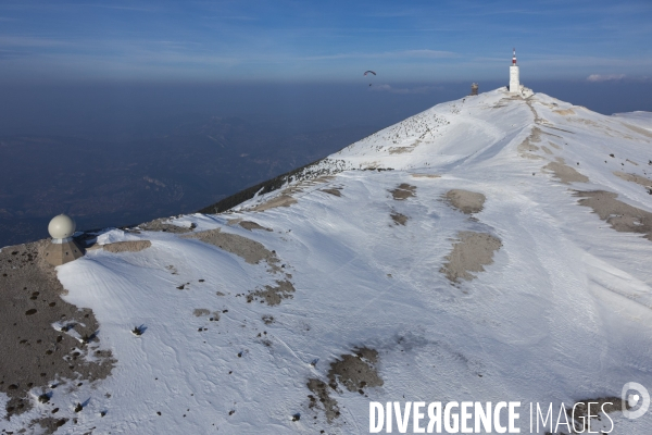 Vue aerienne du Mont Ventoux