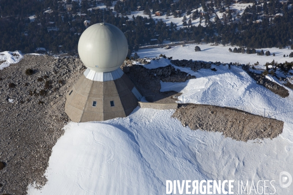 Vue aerienne du Mont Ventoux