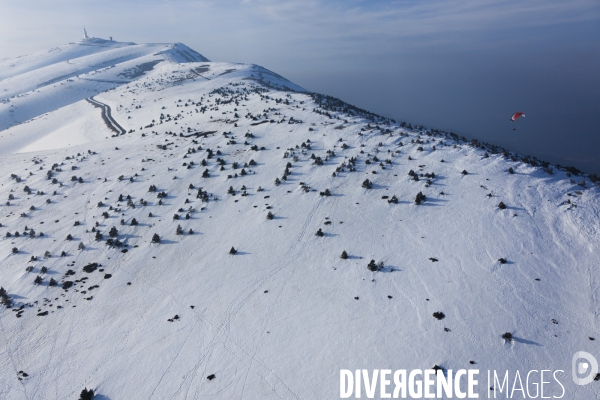 Vue aerienne du Mont Ventoux