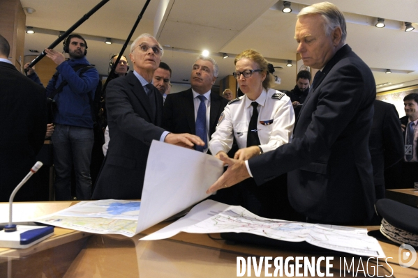 Pollution. Jean-Marc AYRAULT à la Préfecture de police. Circulation alternée.