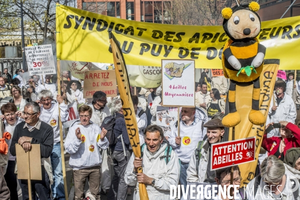 Manifestation d  apiculteurs