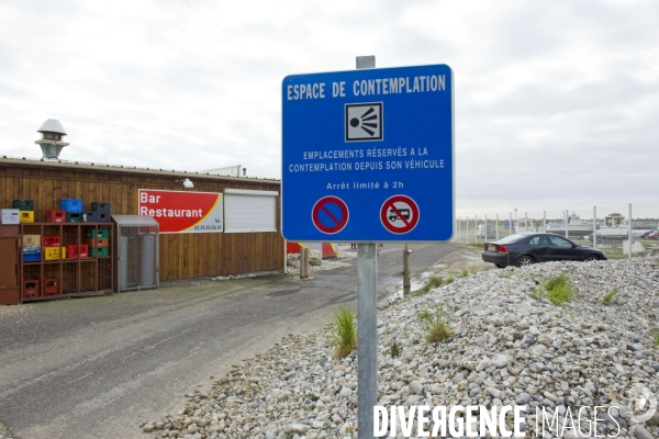 Le Havre. Signalisation indique l emplacement de l espace de contemplation depuis son véhicule avec une limitation de temps de deux heures.