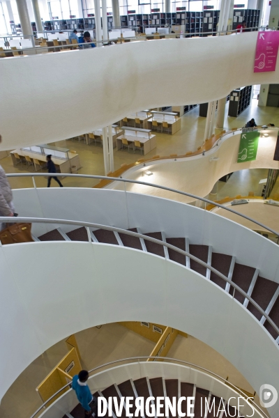 Le Havre.La Bibliotheque universitaire construit en 2004 par l architecte René Dottelonde.