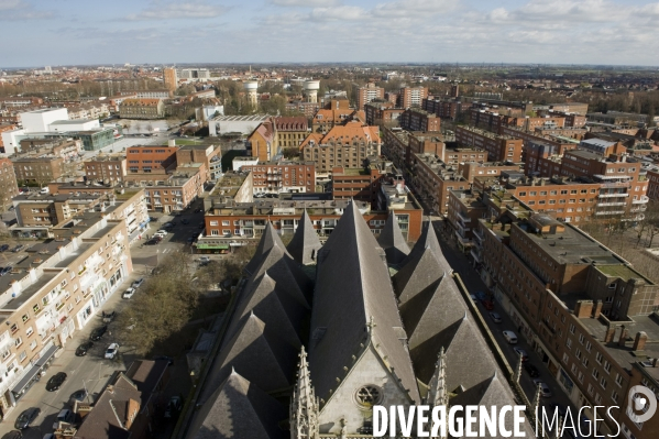 Illustration Mars 2014.Le quartier des l îlots rouges dans le centre ville, caractéristiques de la reconstruction de  aprés la guerre.Au premier plan, l église Saint Eloi