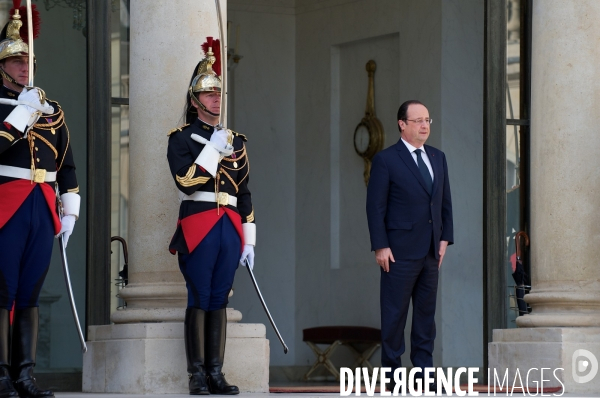 François Hollande reçoit Aung San Suu Kyi