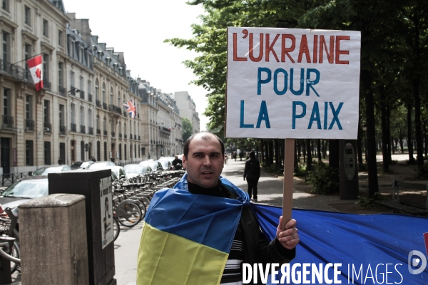 UKRAINE Manifestation parisienne contre Poutine