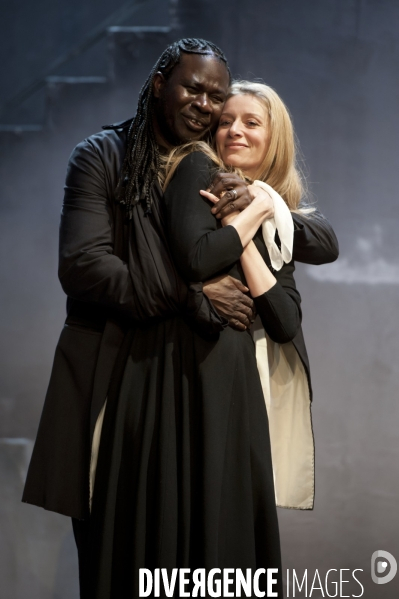 OTHELLO de Shakespeare - Mise en scene Leonie Simaga - Comedie Francaise-Theatre du Vieux Colombier