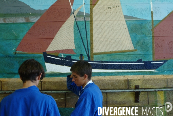 Le Lycee Maritime de Ciboure : formation de jeunes adolescents aux metiers de marins pecheurs