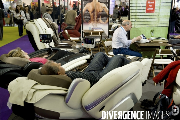 La Foire de Paris.Fauteuils de massage electrique programmes