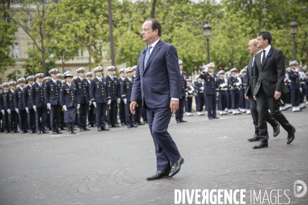 François Hollande et Manuel Valls à la cérémonie du 8 mai 2014
